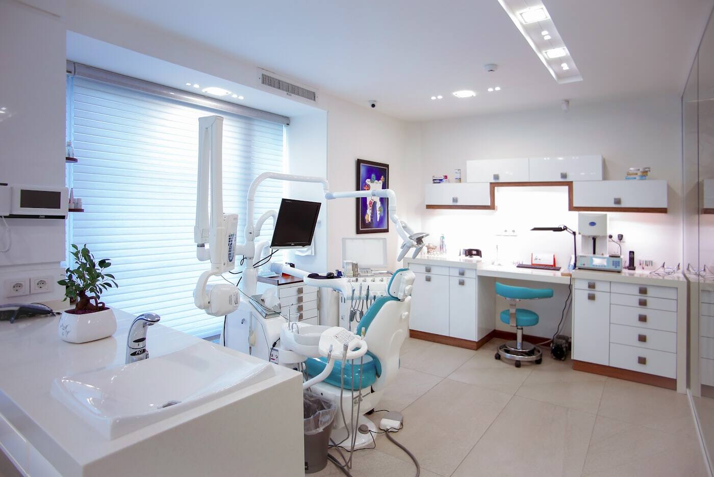 Dr Leo Martins, Cosmetic & Invisalign at BrightSmile
